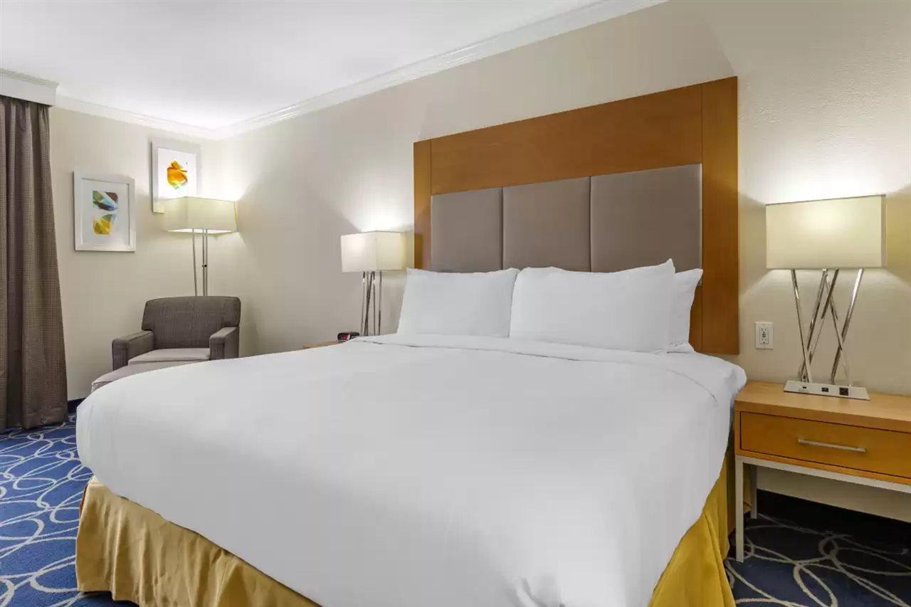 Comfort Inn & Suites Houston I-10 West Energy Corridor Exterior foto